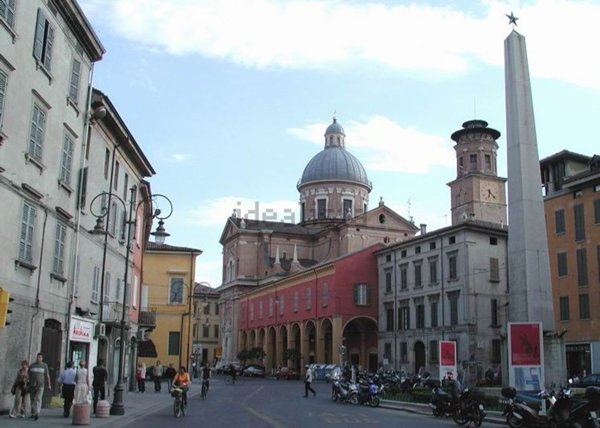 appartamento in vendita a Reggio nell'Emilia in zona Città Storica