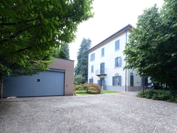 casa indipendente in vendita a Reggio nell'Emilia in zona Gavassa