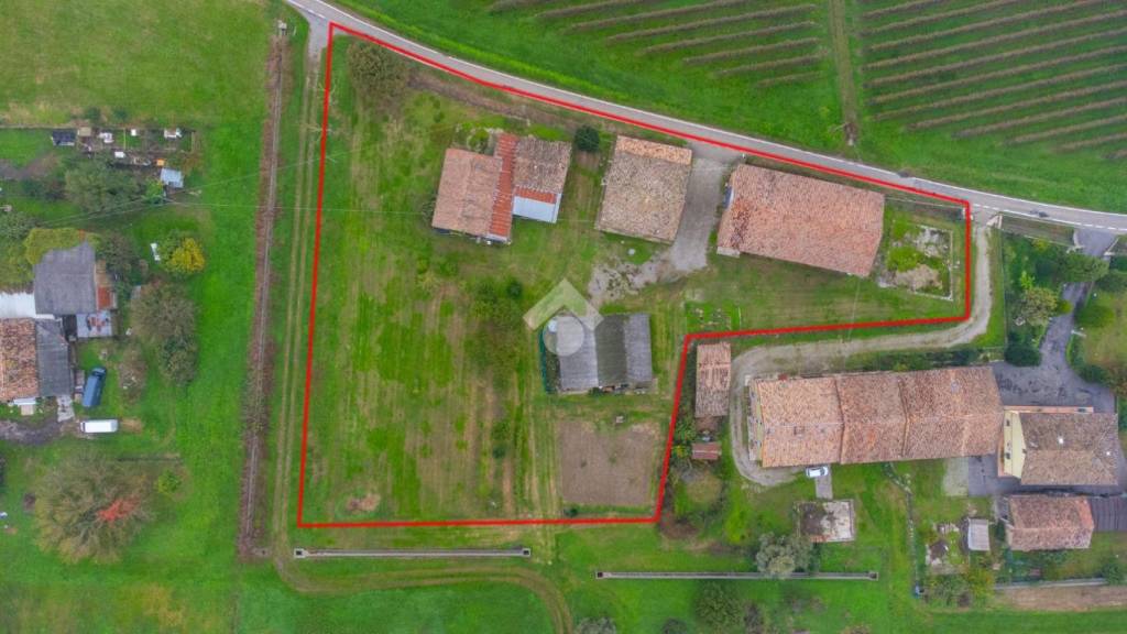 locale di sgombero in vendita a Reggio nell'Emilia in zona Sesso
