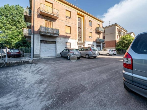 intera palazzina in vendita a Reggio nell'Emilia in zona Orologio