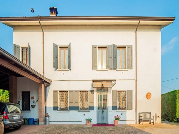 casa indipendente in vendita a Reggio nell'Emilia in zona Roncadella
