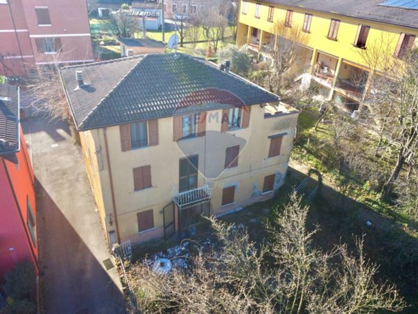 casa indipendente in vendita a Reggio nell'Emilia in zona Codemondo