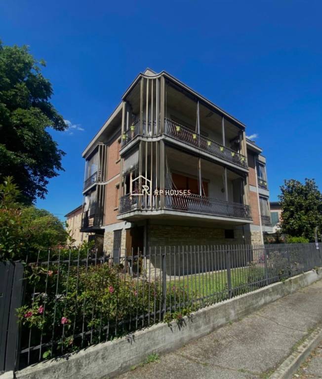 casa indipendente in vendita a Reggio nell'Emilia in zona Rivalta