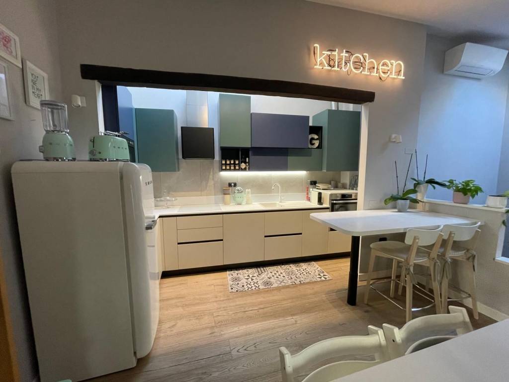 casa indipendente in vendita a Reggio nell'Emilia in zona Città Storica