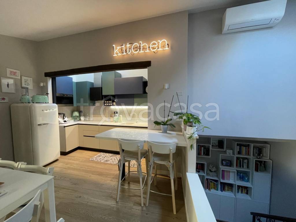 casa indipendente in vendita a Reggio nell'Emilia in zona Città Storica