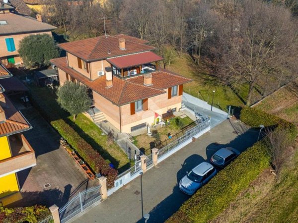 casa indipendente in vendita a Reggio nell'Emilia in zona San Bartolomeo