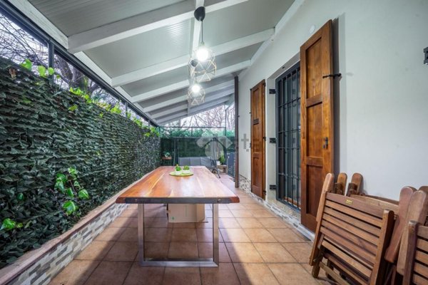 casa indipendente in vendita a Reggio nell'Emilia in zona Gattaglio