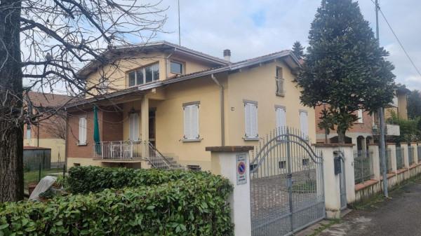 casa indipendente in vendita a Reggio nell'Emilia in zona Città Storica