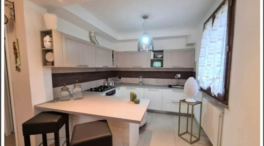 casa indipendente in vendita a Reggio nell'Emilia in zona Fogliano