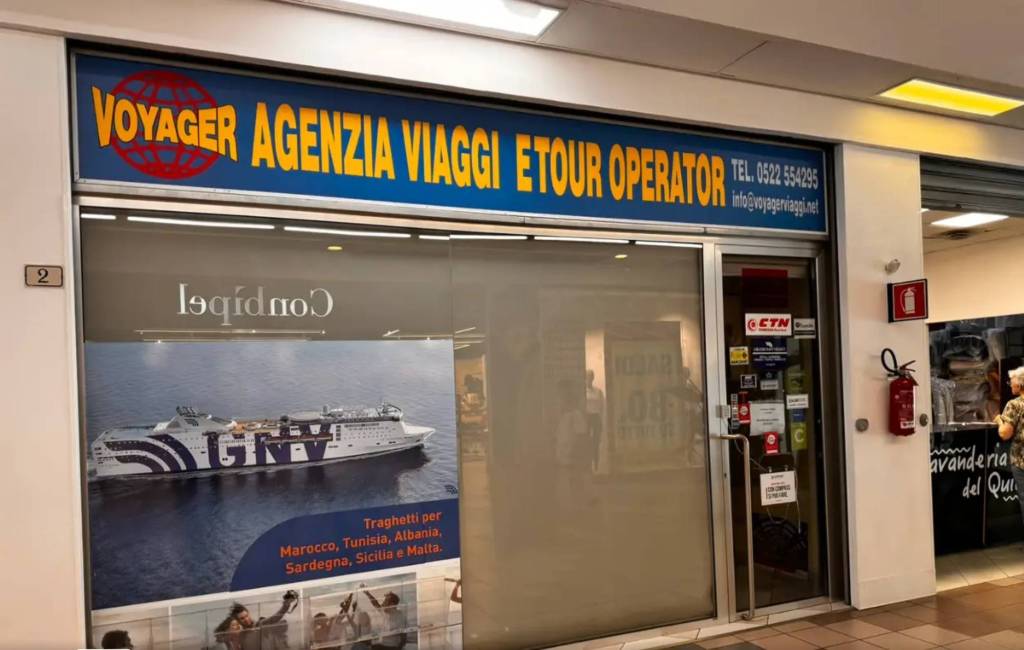 negozio in vendita a Reggio nell'Emilia in zona Ospizio