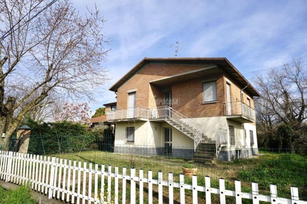 casa indipendente in vendita a Reggio nell'Emilia in zona Rivalta