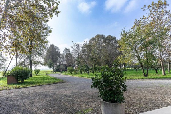 casa indipendente in vendita a Reggio nell'Emilia in zona Gavassa