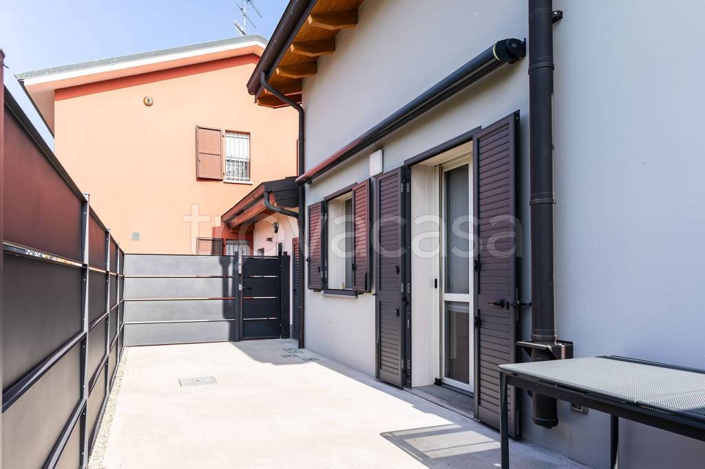 casa indipendente in vendita a Reggio nell'Emilia in zona Castellazzo