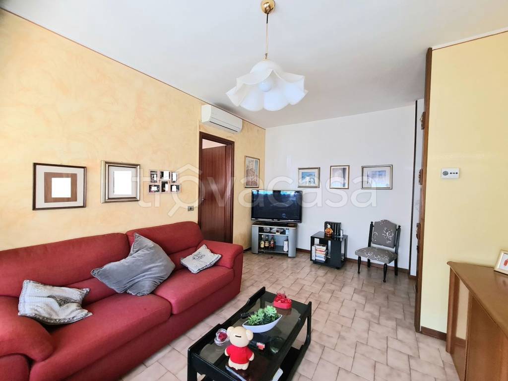 appartamento in vendita a Reggio nell'Emilia in zona Baragalla