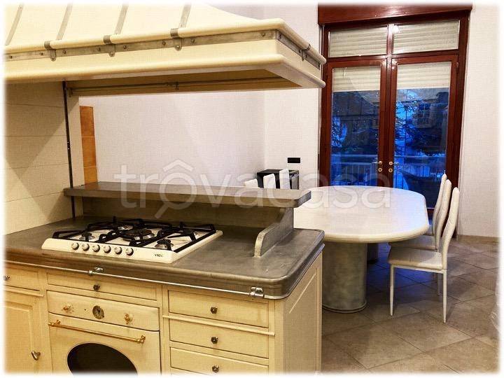 casa indipendente in vendita a Reggio nell'Emilia in zona Orologio