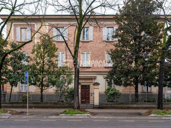 appartamento in vendita a Reggio nell'Emilia in zona Città Storica