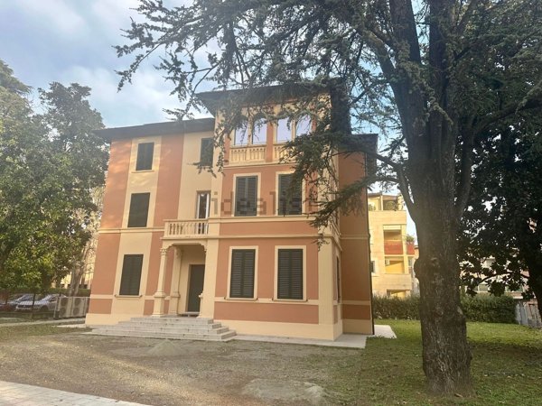 appartamento in vendita a Reggio nell'Emilia in zona Città Storica