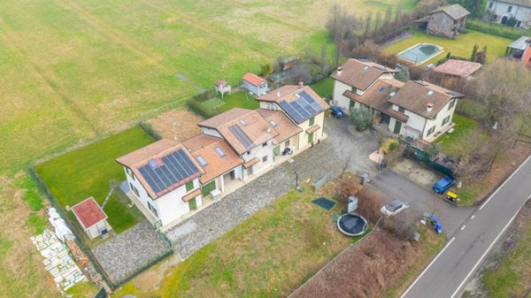casa indipendente in vendita a Reggio nell'Emilia in zona Gavasseto