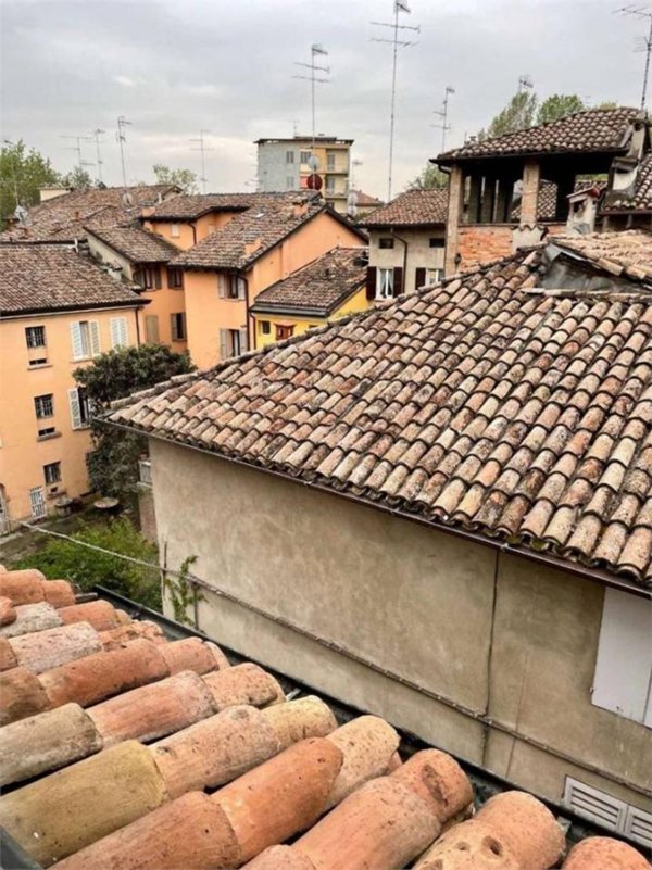 appartamento in vendita a Reggio nell'Emilia in zona Città Storica