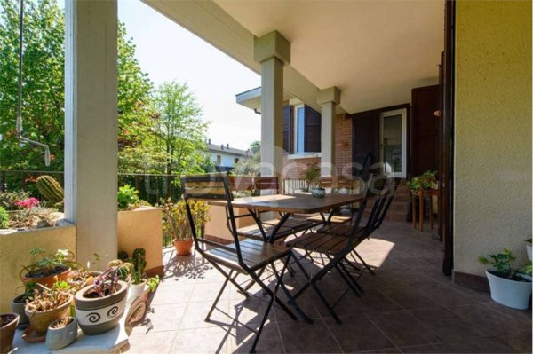 casa indipendente in vendita a Reggio nell'Emilia in zona Rivalta