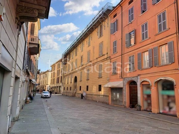 ufficio in vendita a Reggio nell'Emilia in zona Città Storica