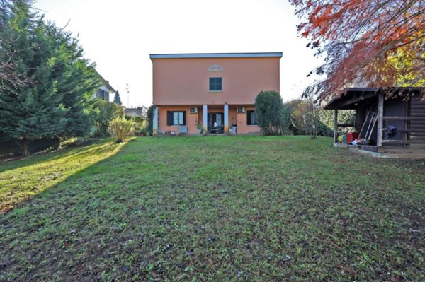 casa indipendente in vendita a Reggio nell'Emilia in zona Codemondo