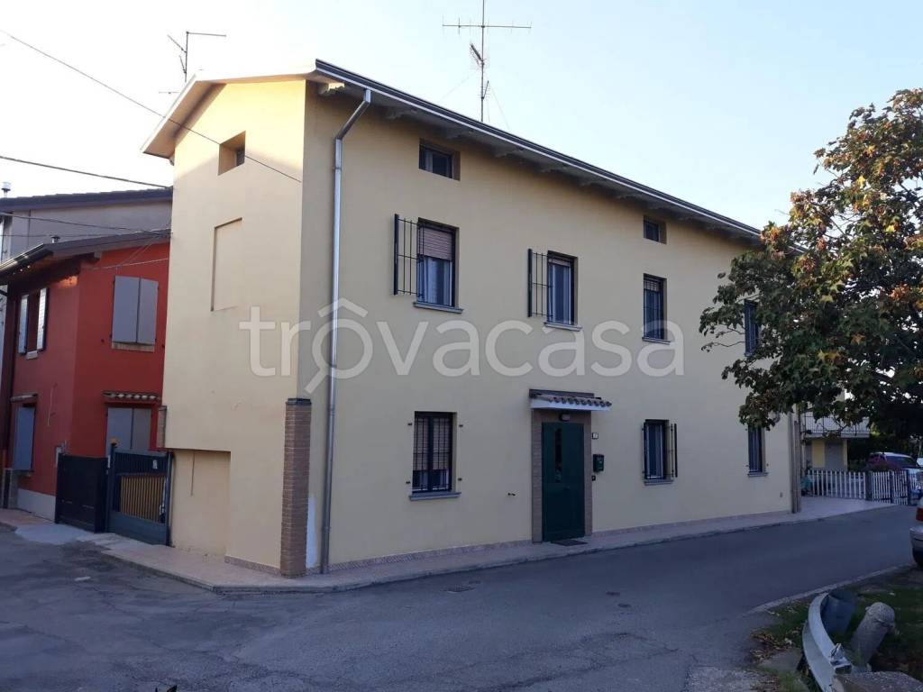 casa indipendente in vendita a Reggio nell'Emilia in zona Cadè / Gaida