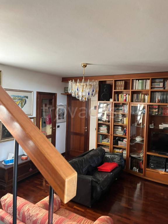 casa indipendente in vendita a Reggio nell'Emilia in zona San Maurizio