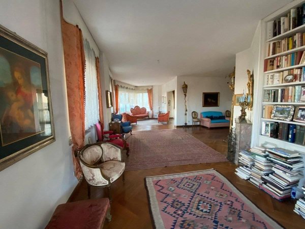 appartamento in vendita a Reggio nell'Emilia in zona Città Storica