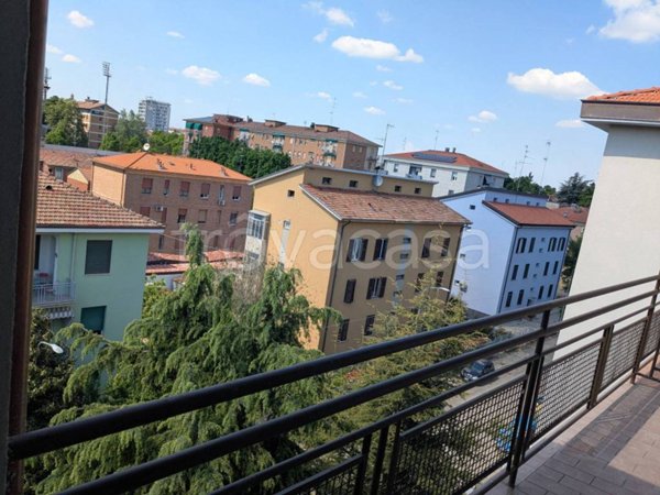 appartamento in vendita a Reggio nell'Emilia in zona Mirabello