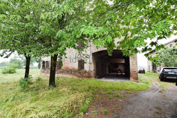 terreno edificabile in vendita a Reggio nell'Emilia in zona Sabbione