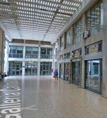 negozio in vendita a Reggio nell'Emilia in zona Città Storica