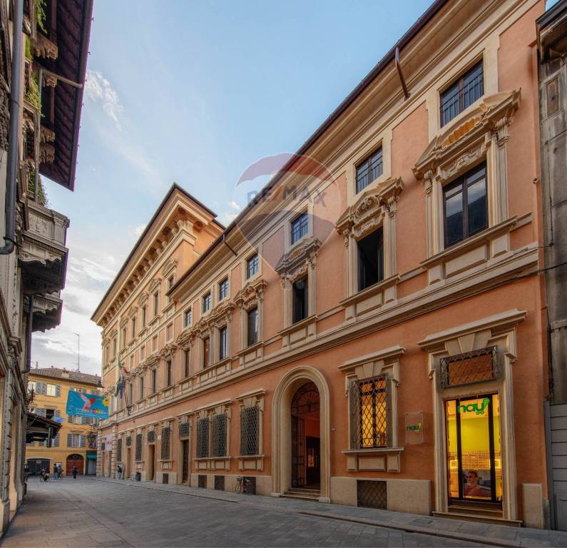 appartamento in vendita a Reggio nell'Emilia in zona Città Storica