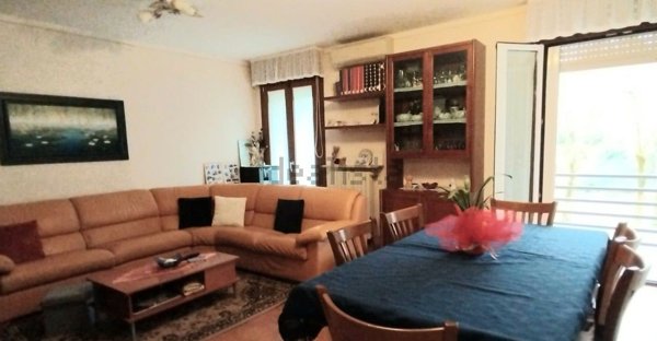 casa indipendente in vendita a Reggio nell'Emilia