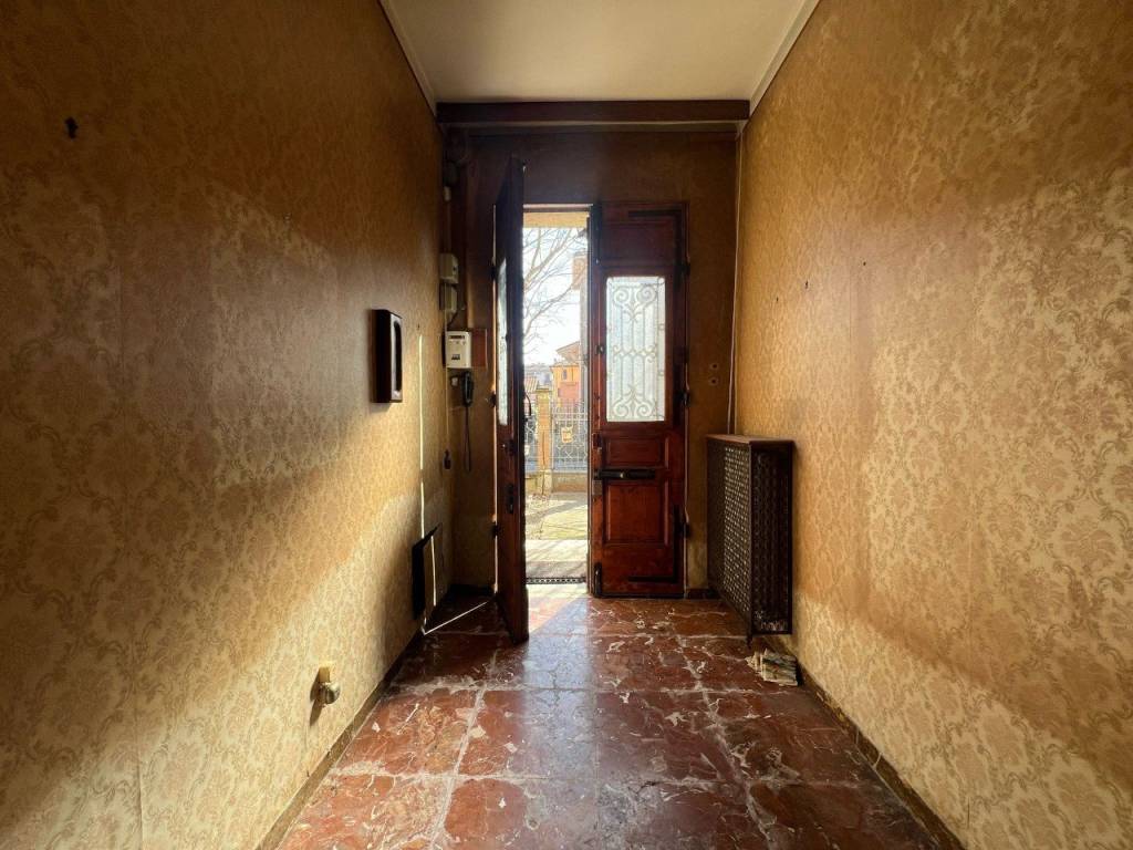 casa indipendente in vendita a Reggio nell'Emilia in zona Città Storica