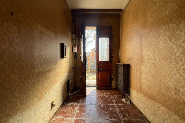 casa indipendente in vendita a Reggio nell'Emilia in zona Città Storica