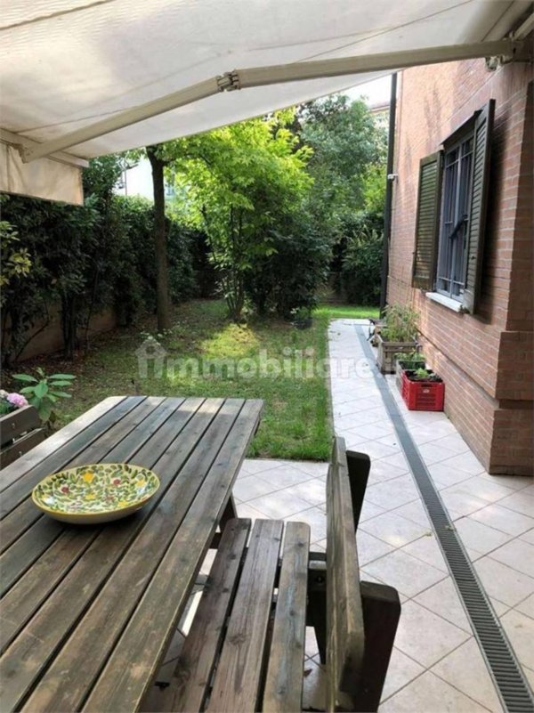 casa indipendente in vendita a Reggio nell'Emilia in zona Città Storica
