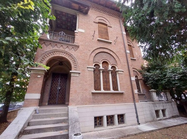 casa indipendente in vendita a Reggio nell'Emilia in zona Rosta Nuova