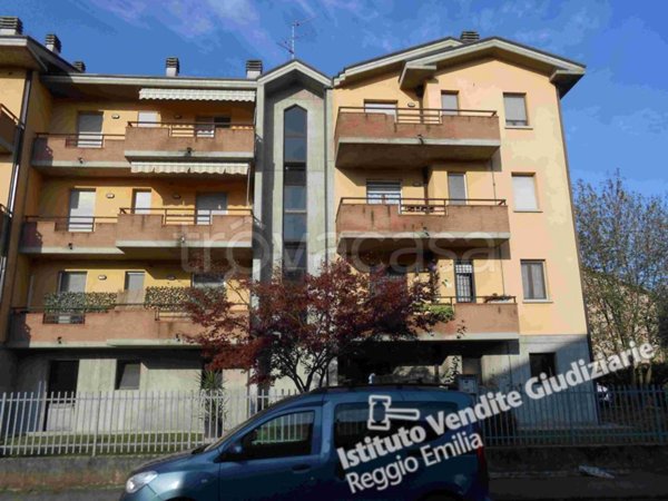 appartamento in vendita a Reggio nell'Emilia in zona Pieve Modolena