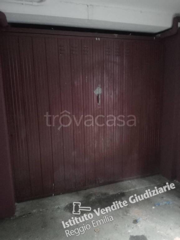 appartamento in vendita a Reggio nell'Emilia in zona Tribunale