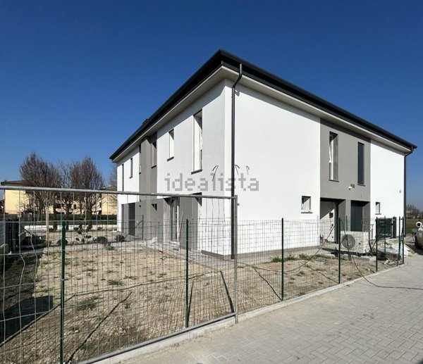 casa indipendente in vendita a Reggio nell'Emilia in zona Sesso