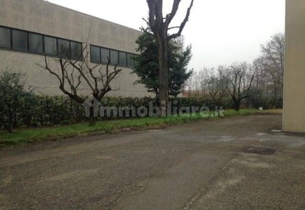 capannone in vendita a Reggio nell'Emilia