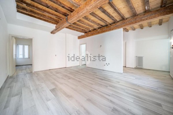 appartamento in vendita a Reggio nell'Emilia in zona Città Storica