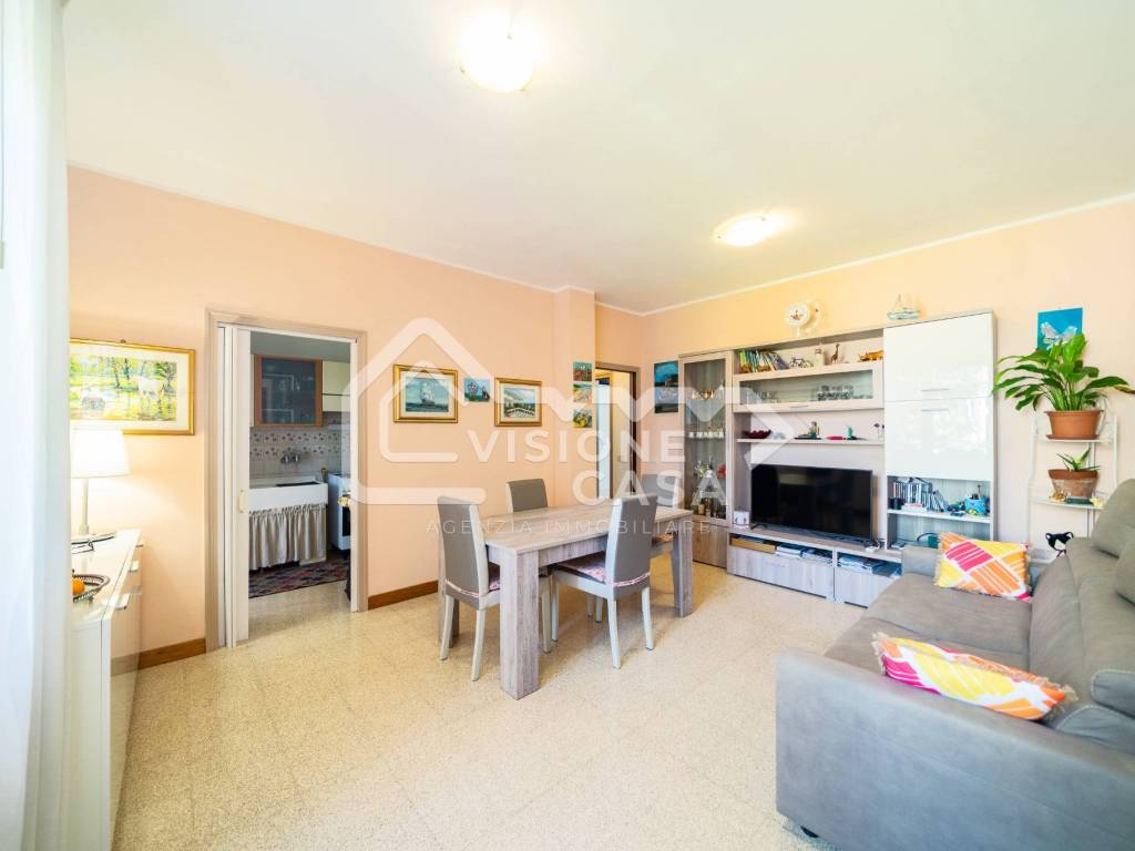 appartamento in vendita a Reggio nell'Emilia in zona Città Storica