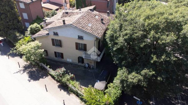 casa indipendente in vendita a Reggio nell'Emilia in zona Tondo