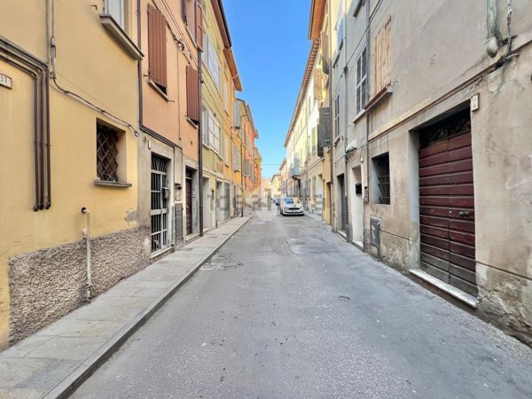 appartamento in vendita a Reggio nell'Emilia in zona Città Storica