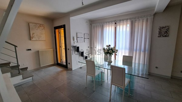 casa indipendente in vendita a Reggio nell'Emilia in zona Rivalta
