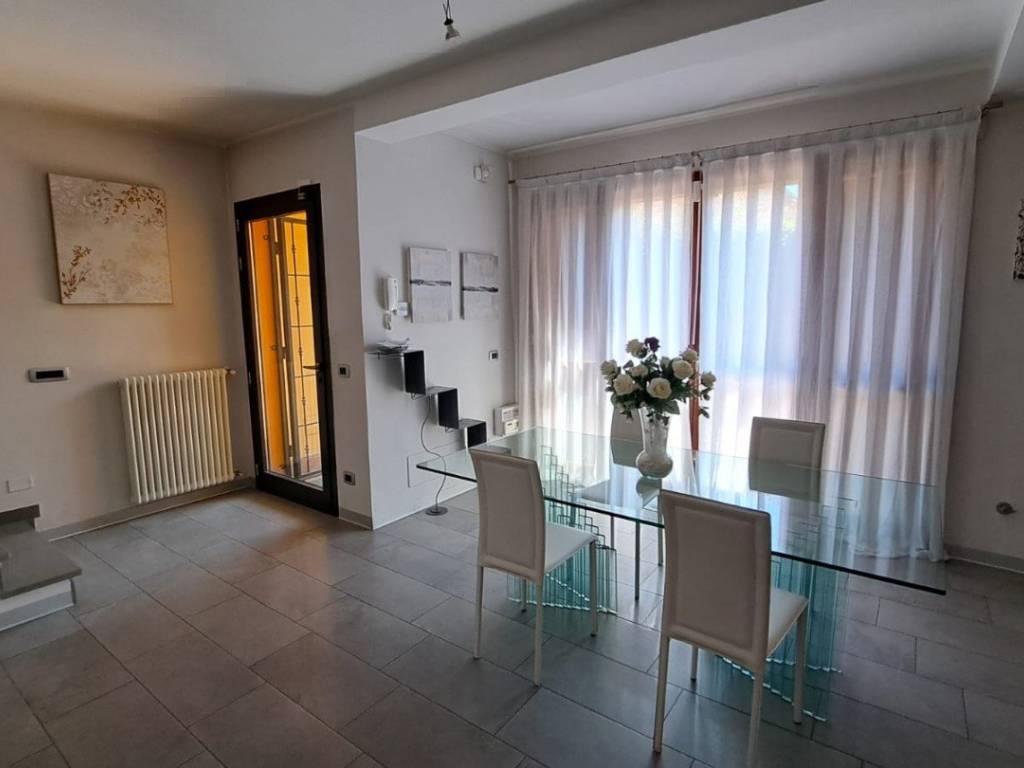 casa indipendente in vendita a Reggio nell'Emilia in zona Rivalta