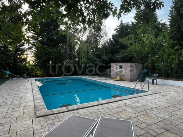 casa indipendente in vendita a Reggio nell'Emilia in zona Roncina