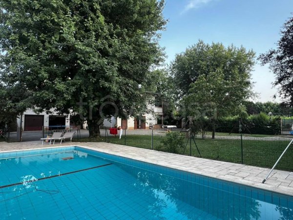 casa indipendente in vendita a Reggio nell'Emilia in zona Roncina